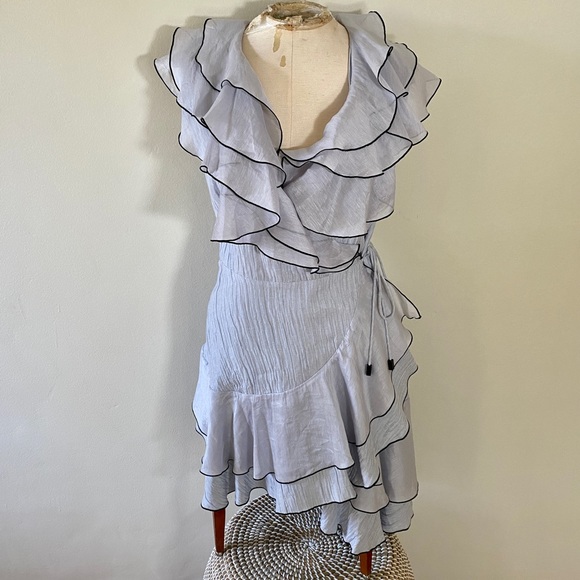 Aje Australian Designer - Picture 2 of 2